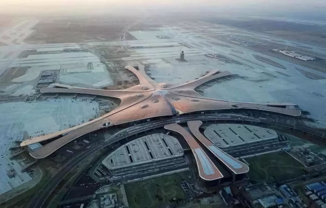 北京大兴机场:国内15个城市航班取消,目前没执行国际航班