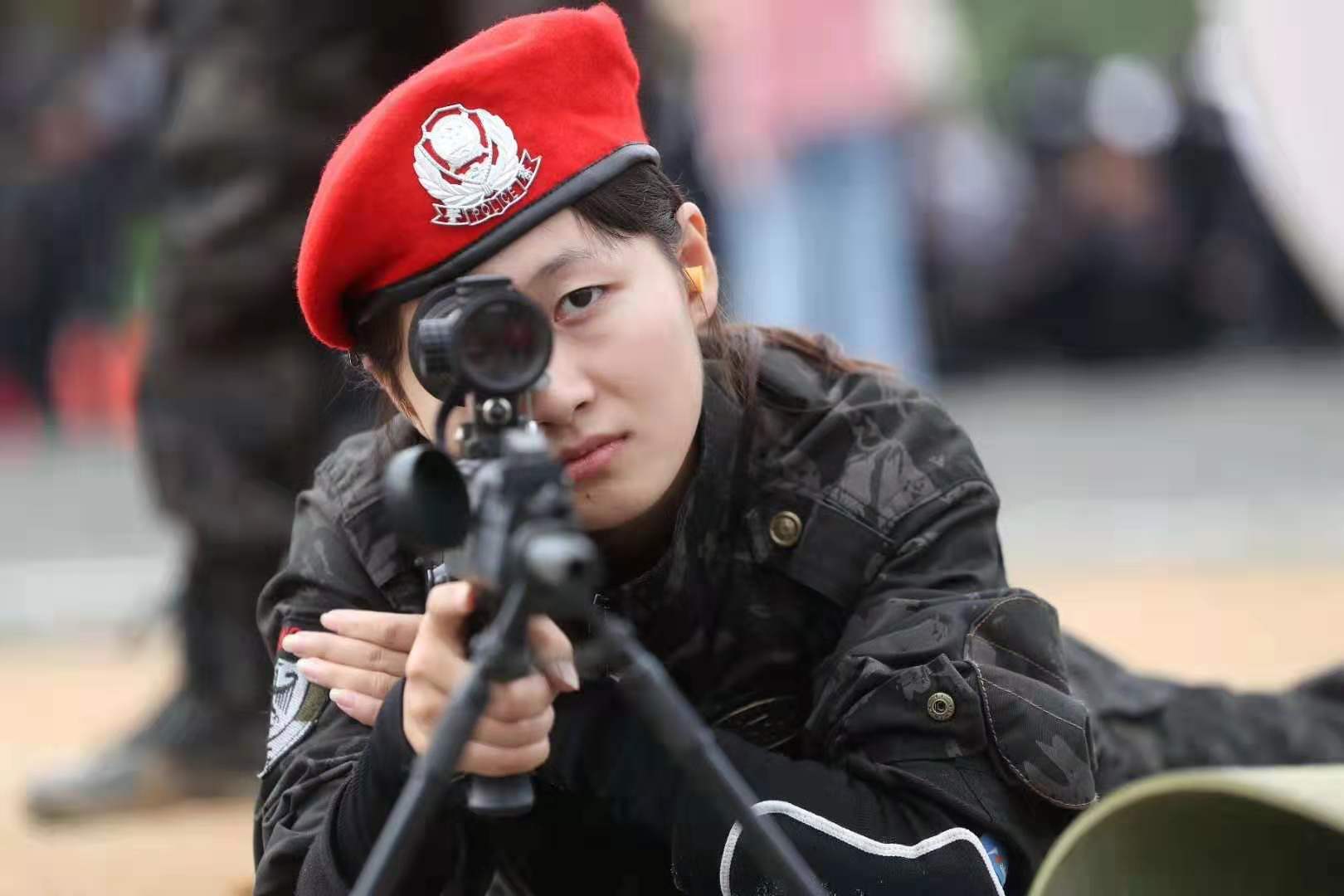 江西女特警帅气亮相 颜值枪法双爆表 | 抚州头条