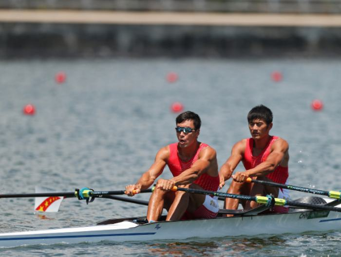 再添一枚奖牌!张亮/刘治宇获男子双人双桨铜牌