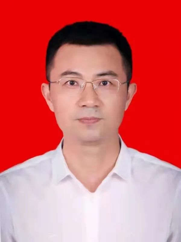 宜丰县人民政府县长职务的请求;   任命王方大为宜丰县人民政府副县长