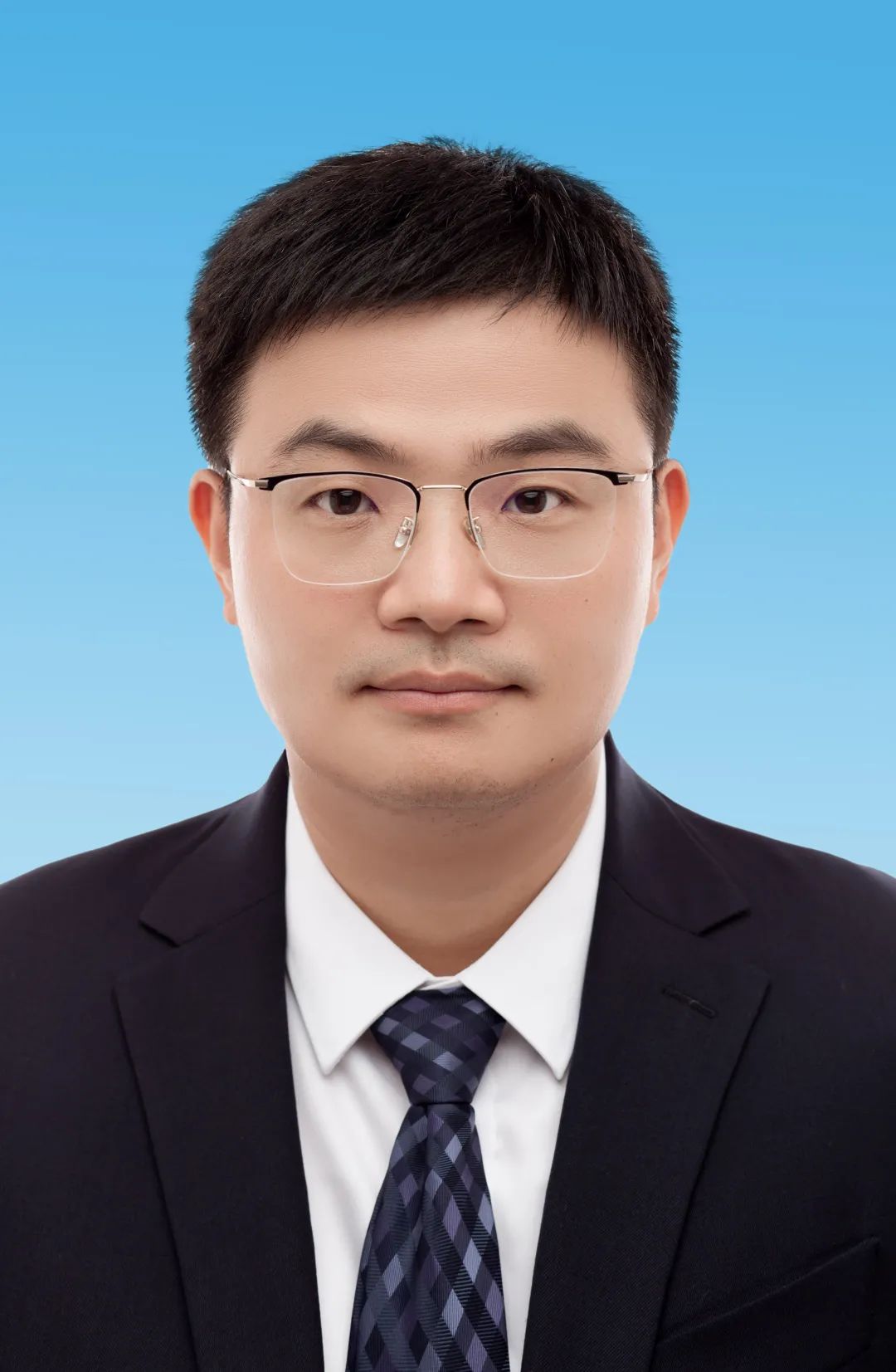顾海敏同志简历