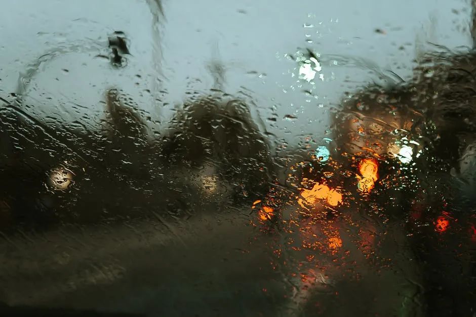 雨夹雪夜景图片