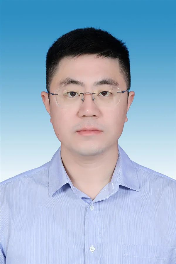 修水县人民政府副县长董文浩,男,汉族,1985年6月生,大学,中共党员.