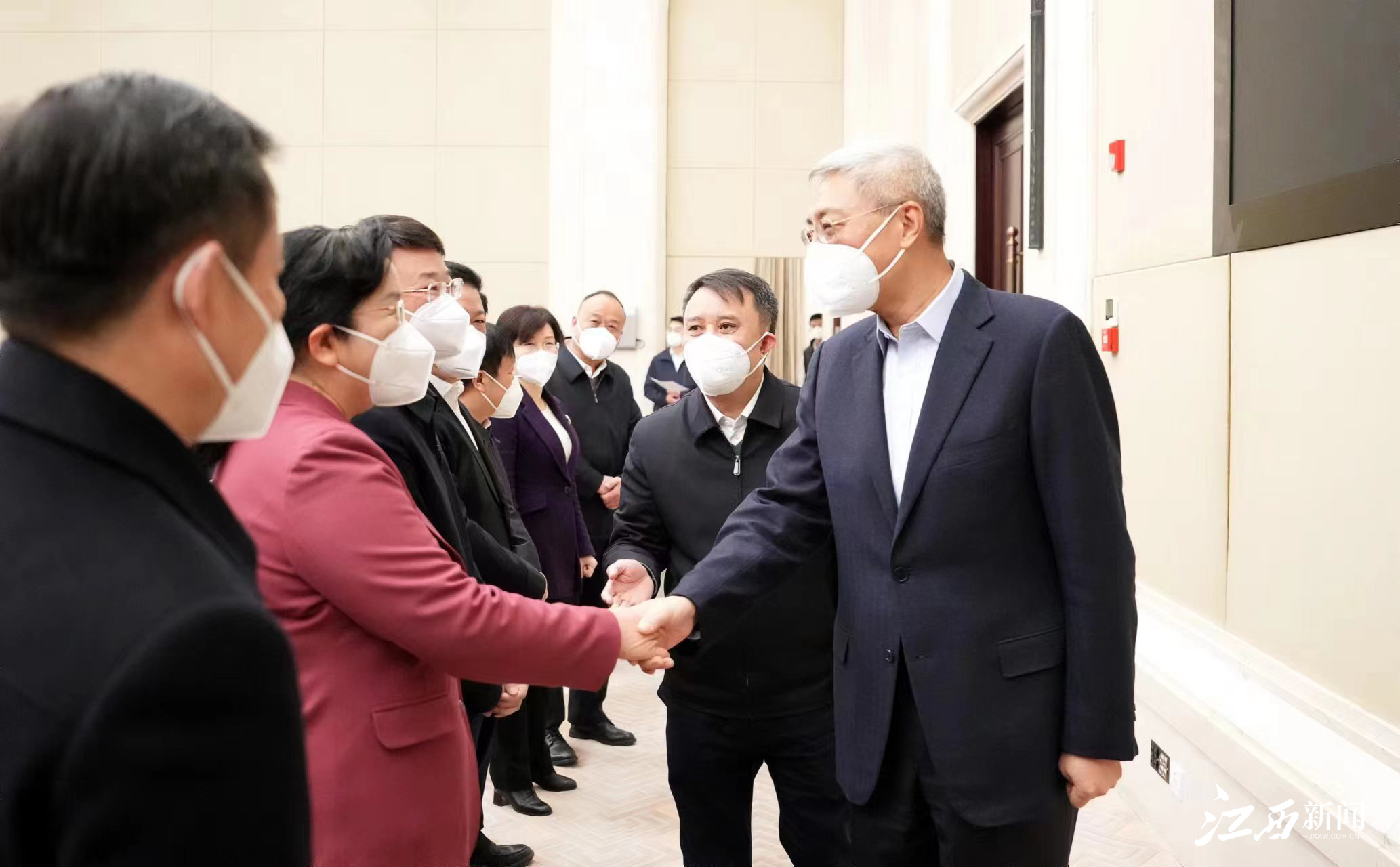 尹弘主持召开党外人士座谈会,听取做好明年经济工作意见建议和2022年度大调研成果汇报-江西党史学习教育-大江网(中国江西网)