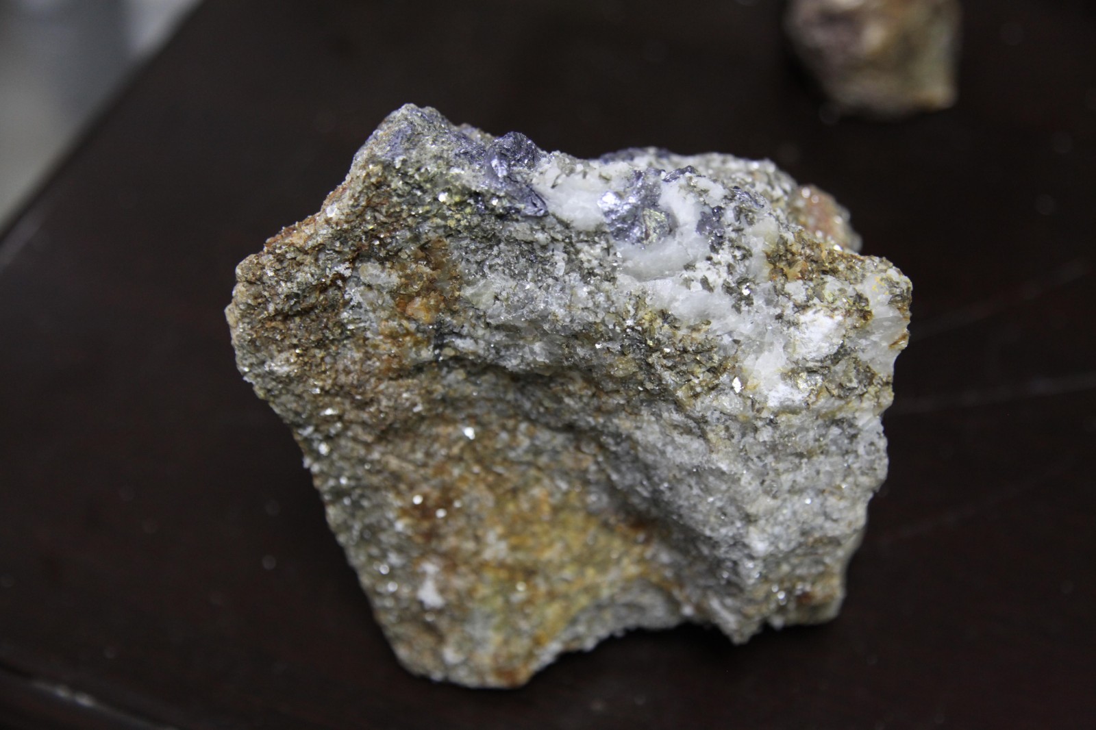 氧化银矿石图片