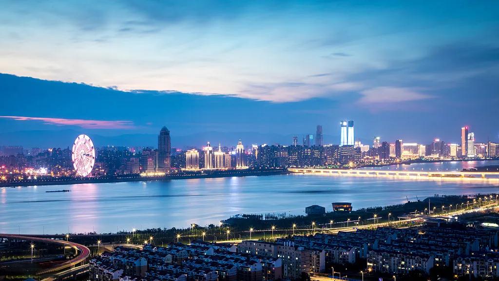 为什么南昌要一江两岸